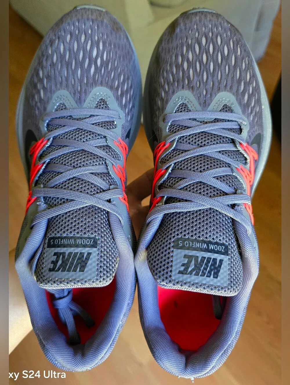 Sz 8.5 Men's NIKE AIR ZOOM WINFLO 5 Gray/Coral Red Running Shoes